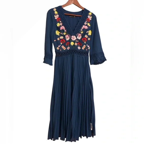 NWT ASOS DESIGN Lace Insert Pleated Midi Dress With Floral Embroidery - Size 6 - Picture 6 of 15